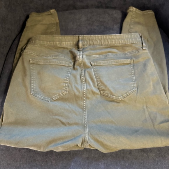 Torrid skinny super soft capris - Picture 3 of 4